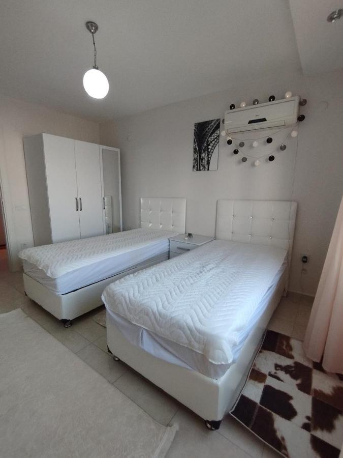 Emerald Park Apartment *